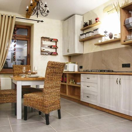 Гетьманські Палати , Старе Місто, 2 Спальні, Балкон-Тераса , 85 М Кв Kamianets-Podilskyi Exterior foto