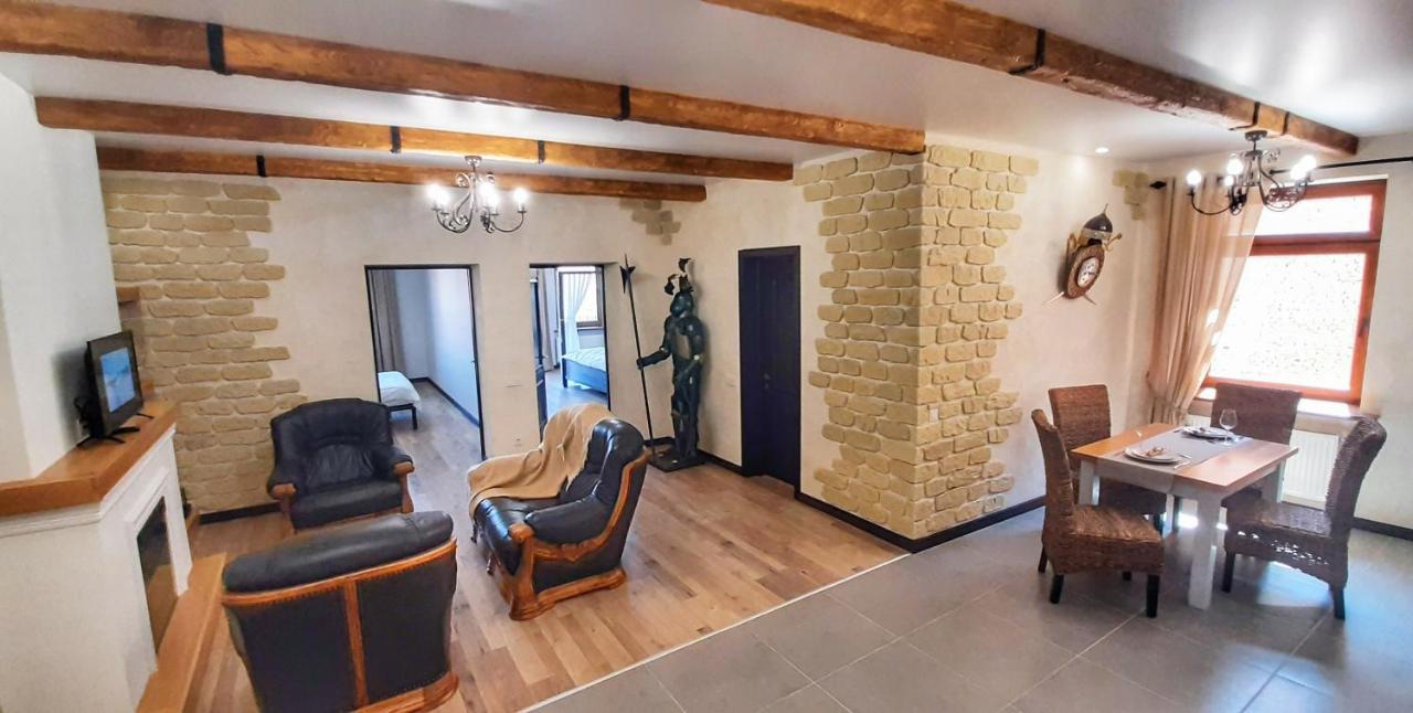 Гетьманські Палати , Старе Місто, 2 Спальні, Балкон-Тераса , 85 М Кв Kamianets-Podilskyi Exterior foto